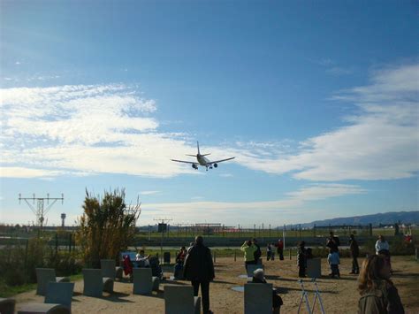 como llegar al mirador aeropuerto del prat|Este es el mejor punto para ver los aviones del。